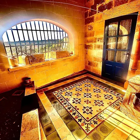 Dreamy Space With Caved Pool Дом отдыха